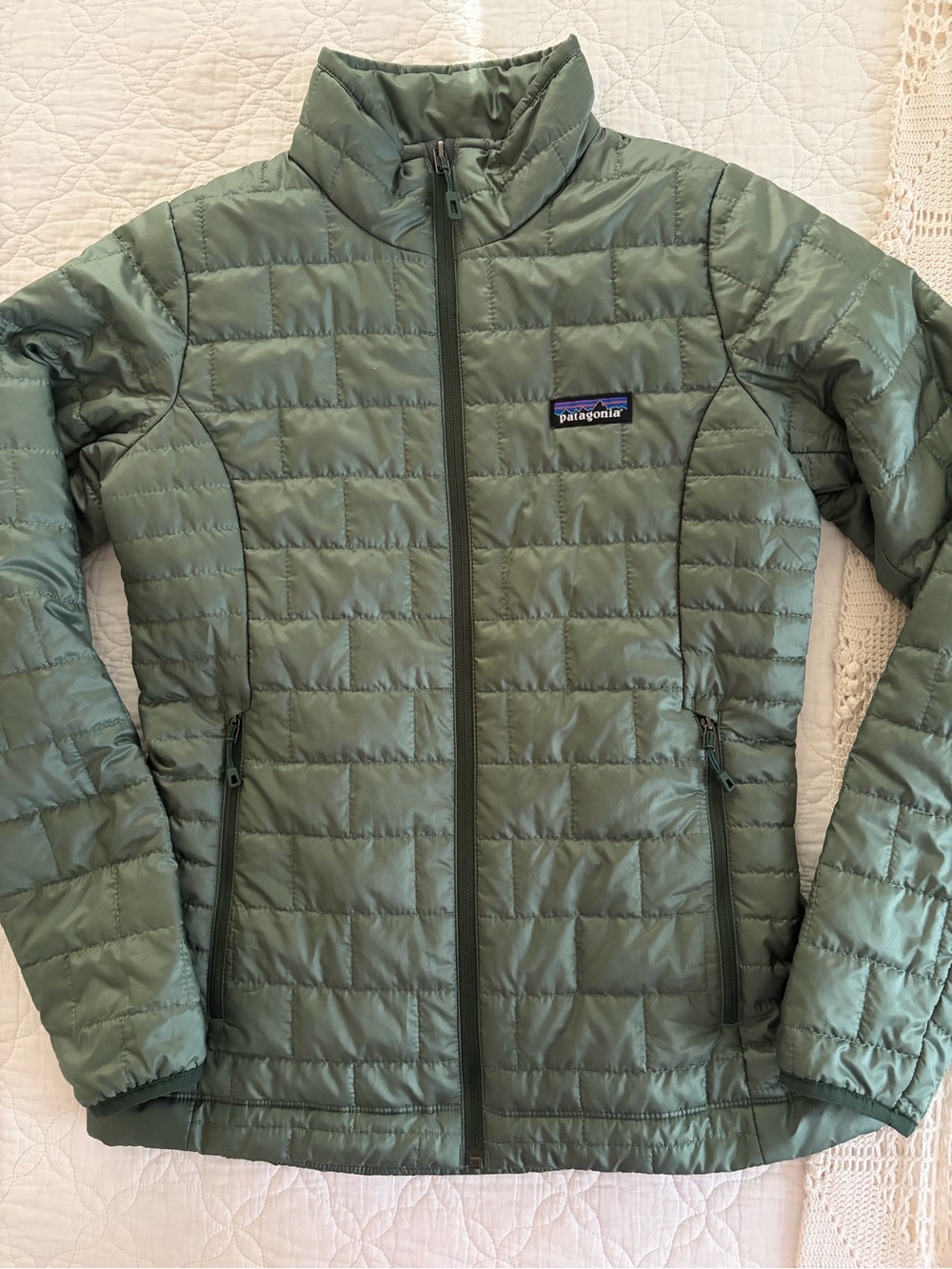 NWOT Patagonia Nano Puff  Women's Lightweight Quilted Jacket — Olive Green XS